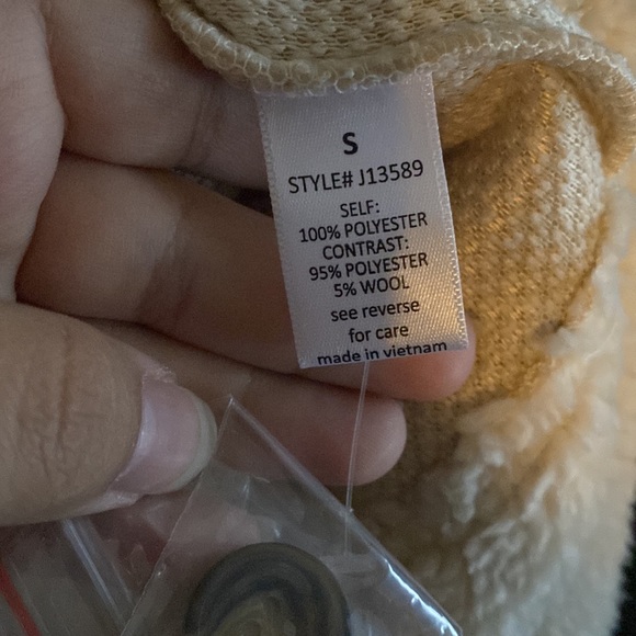 Boutique Plaid Sherpa Jacket - Picture 4 of 5